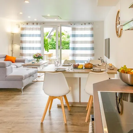 Дом отдыха Baltic Village-damp *